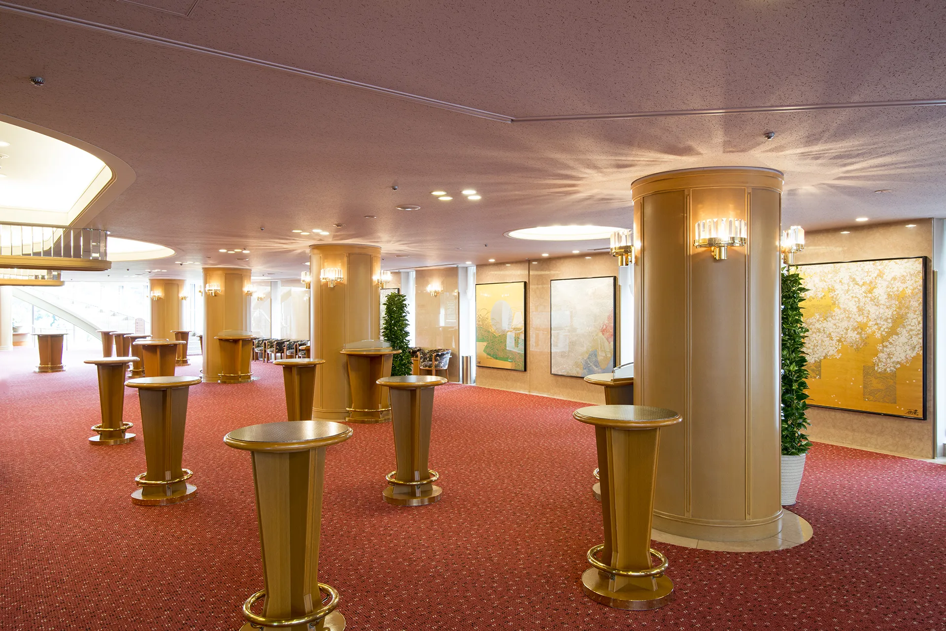 いずみホール外観